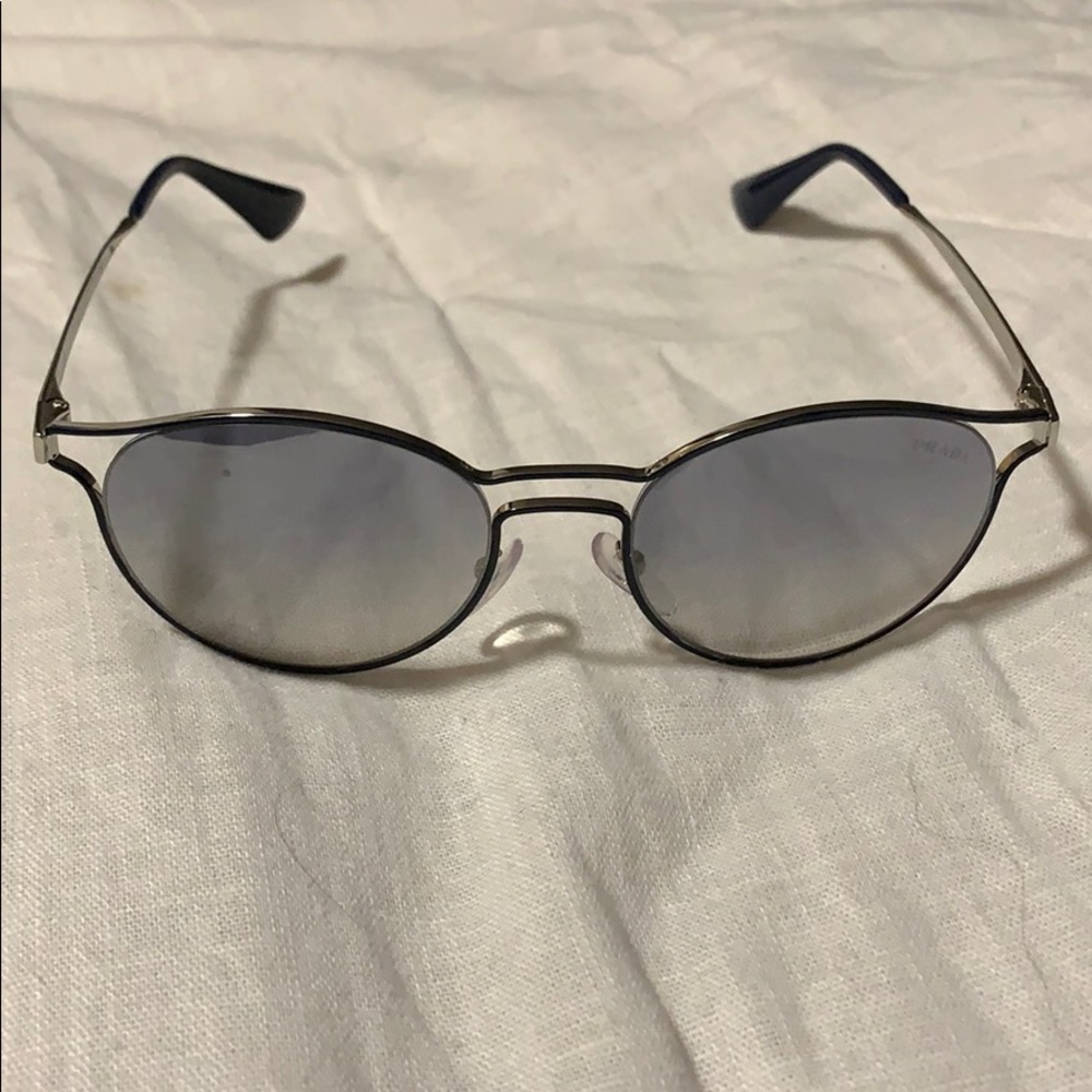 PRADA sunglasses - Picture 4 of 5